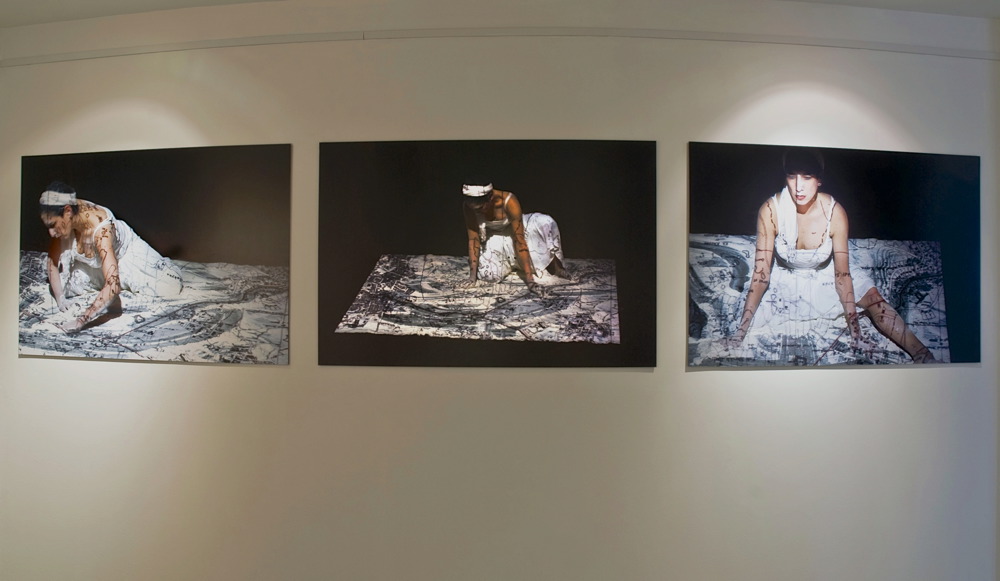 Mehika/Erasure (2006) 4 stills mounted on Sintra, photo: Oded Antman
Borderline 007