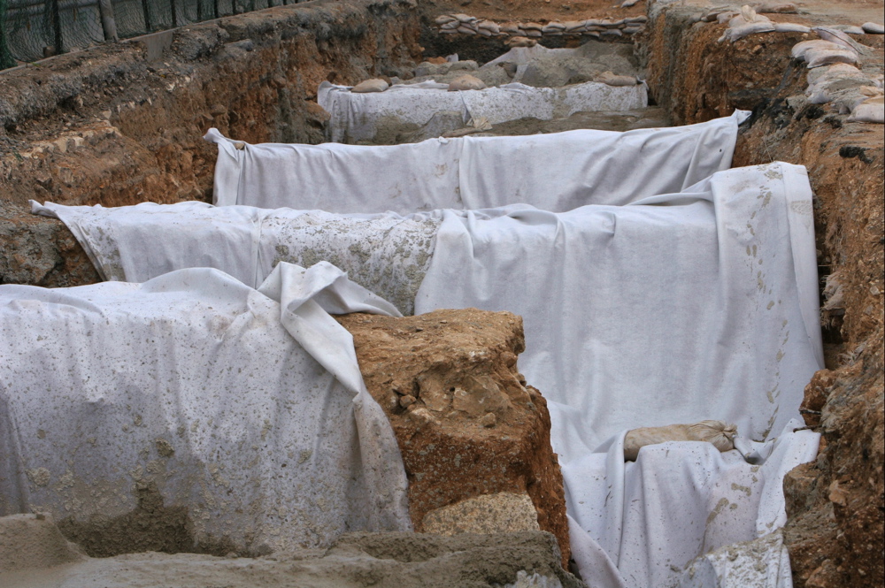 Burial, 2007
Series of photographs
50 x 70 cm (each)
Burial 001