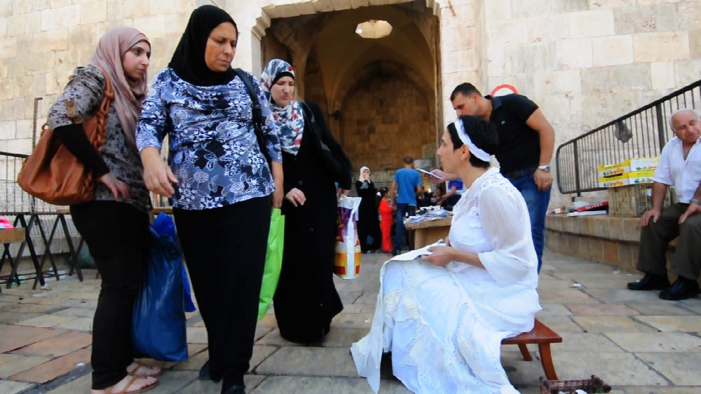 Sewing the Wounded Land Map of Jerusalem by the Damascus Gate, East Jerusalem Green Thread 004