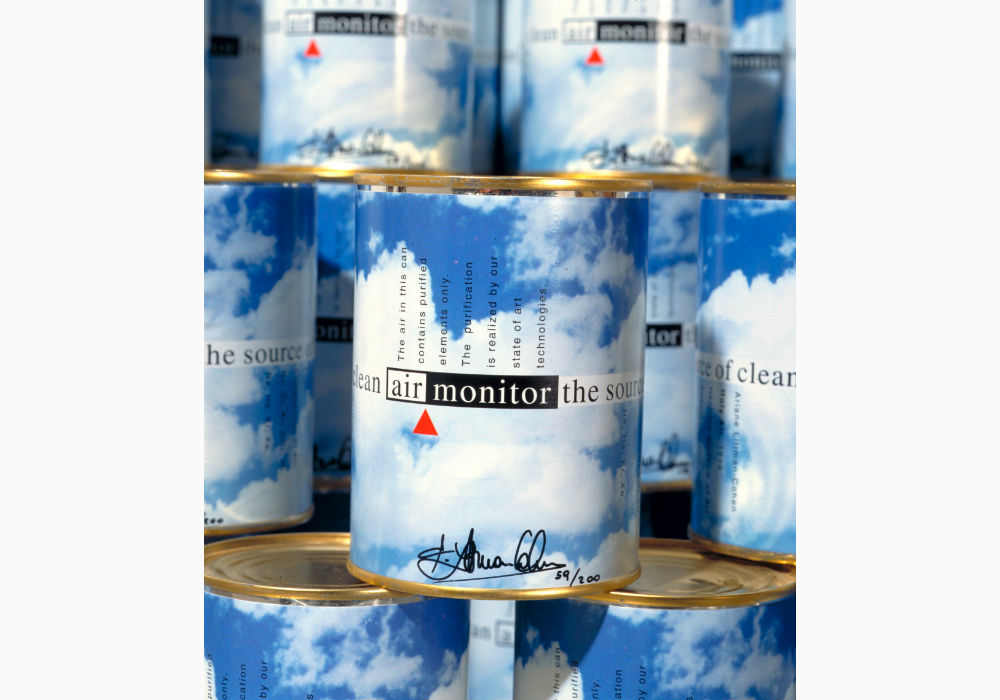 Holy Air, 1996
Purified by Air Monitor Ltd.
Special edition of 200 air cans signed and numbered
11.5 cm x 8.5 diameter
Holy Air 001