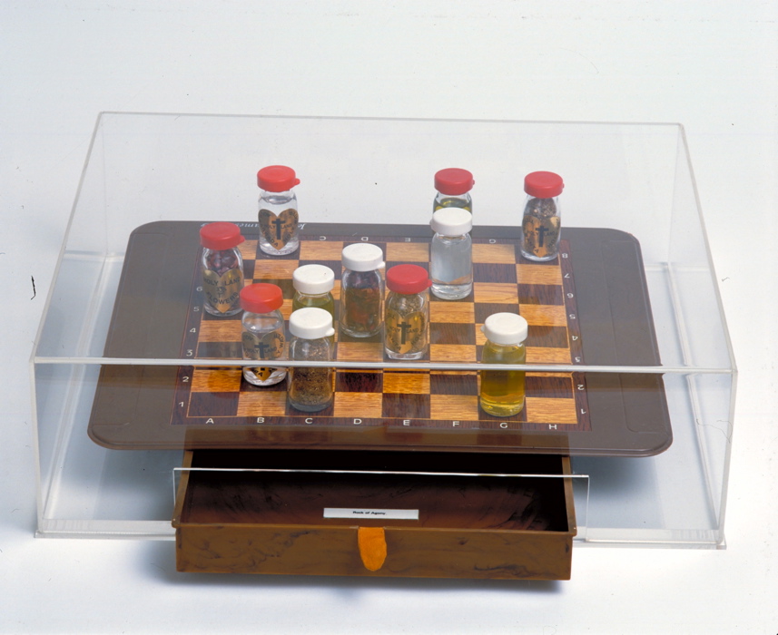Jeu de Dames (detail) 1993 Holy Bottles 004
