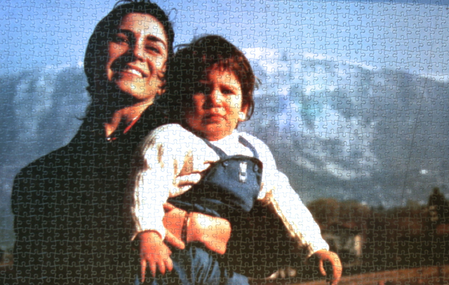Mother and Daughter 1963 (1994)
1000 pieces puzzle,
Offset printing, photograph on cardboard.
Ed. 1/10 laminated signed and numbered (56 x 90 cm)
Boxes signed and numbered Ed. 1/50 copies
(6.5 x 41 x 25.5 cm)
Mother&Daughter 001