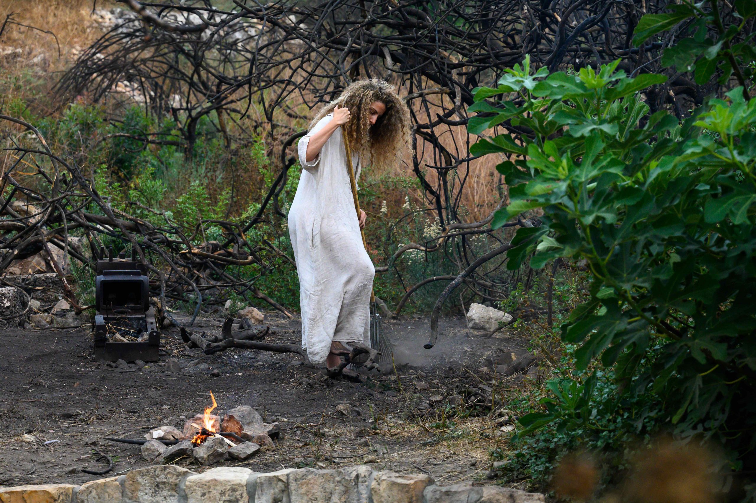 Cleaning the burnt soil Ramat Raziel 06