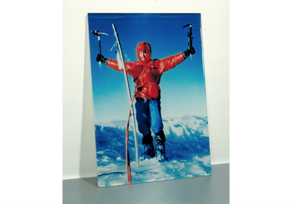 'Daniel' (1996) at the top of the Mont Blanc in 1983,
photo: Henrik Olsen,
enlarged photograph and Plexiglas, 100 x 70 x 2 cm
Sublime 010