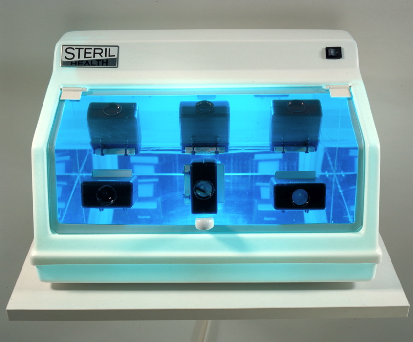 'The Gaze' (1986-1996)
U-V sterilizer, slide-viewers with slides of
The Dolomites Expedition, 1986
23.5 x 4l x 27 cm
Sublime 012