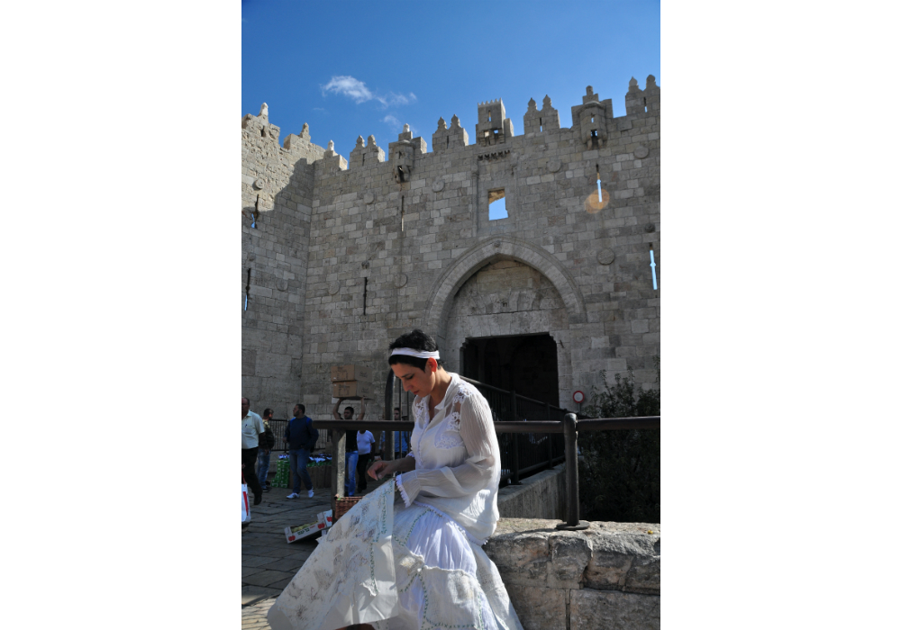 Sewing a Wounded Map at the Damascus Gate in Jerusalem (2011) The Green Thread 001